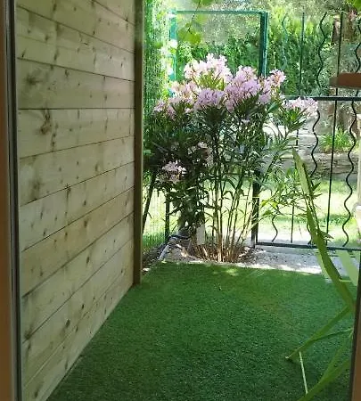 Le Cosy Joli F2 Proche Gare, Arenes Avec Terrasse Privee 公寓