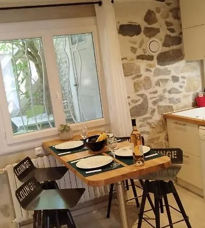 Le Cosy Joli F2 Proche Gare, Arenes Avec Terrasse Privee *