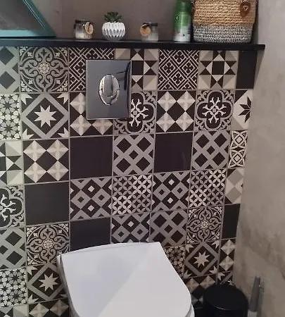 Daire Le Cosy Joli F2 Proche Gare, Arenes Avec Terrasse Privee