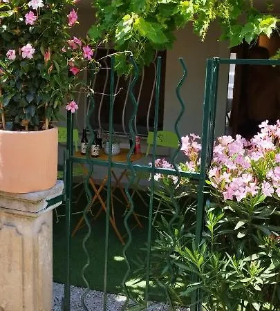 Le Cosy Joli F2 Proche Gare, Arenes Avec Terrasse Privee Daire Nîmes